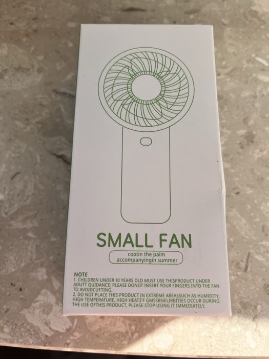 Mini Wiatraczek przenośny podręczny na lato