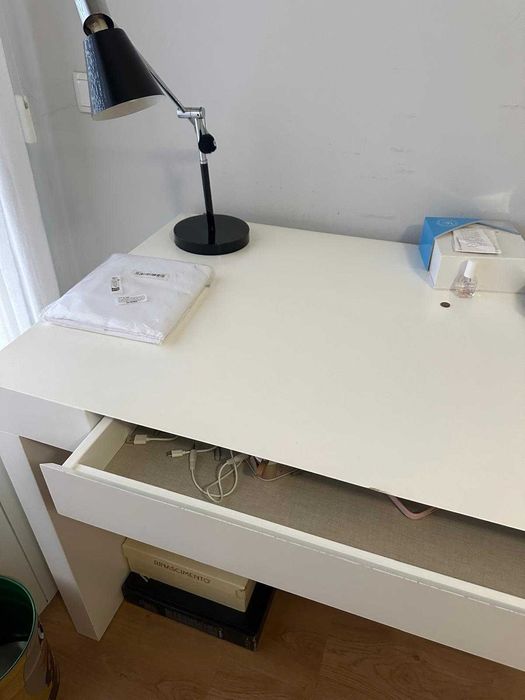 Secretaria com gaveta e bloco gavetas