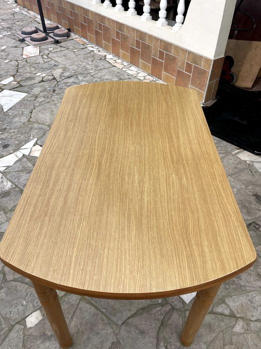 Mesa de jantar extensível