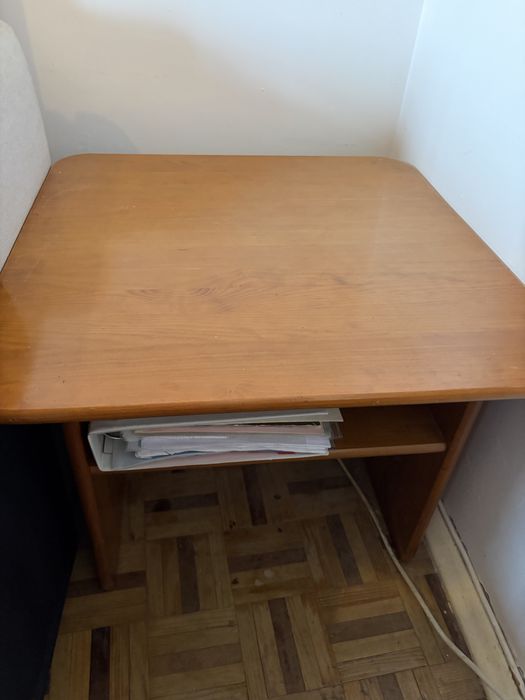 Mesa CERNE de apoio ou centro sala