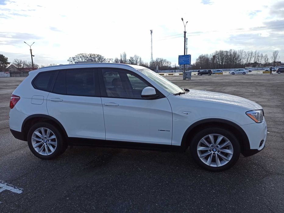 BMW X3 РЕСТАЙЛ 2.0 бензин. 2014 год
