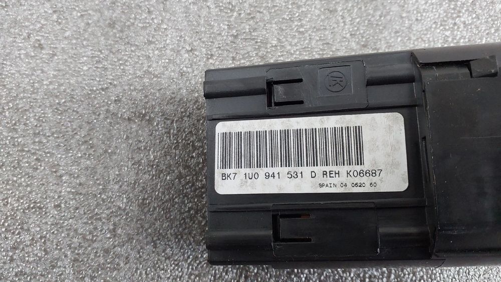 Botão / interruptor de luzes SKODA Fabia II Break (545, 5J)