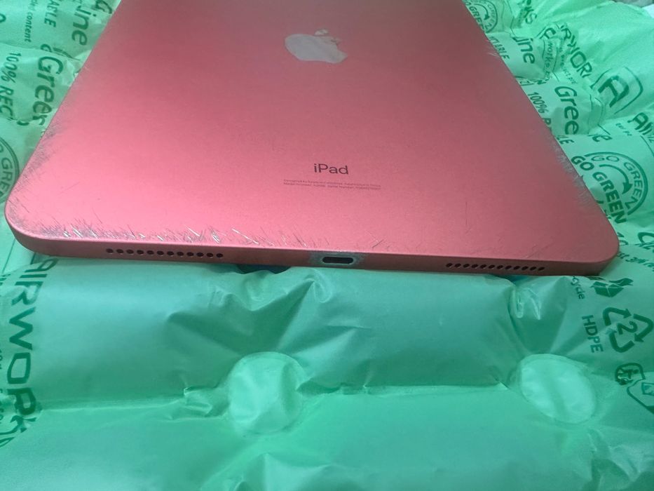 iPad 10 10.9" 2023 Wi-Fi 64гб подряпини на корпусі