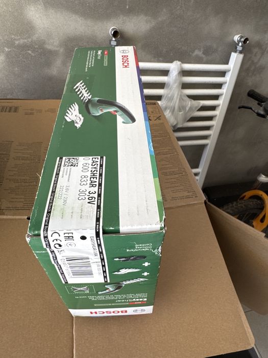 Corta sebes bosch easyshear c/bateria novo/selado