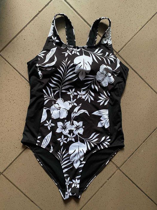 суцільний купальник,спортивний купальник,сдельный купальник в бассейн