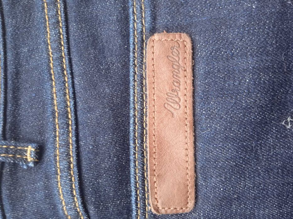 Женские джинсы Wrangler.