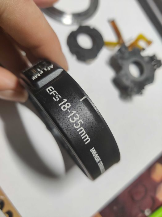 Об'єктив canon ef-s 18-135 is stm під ремонт чи на деталі