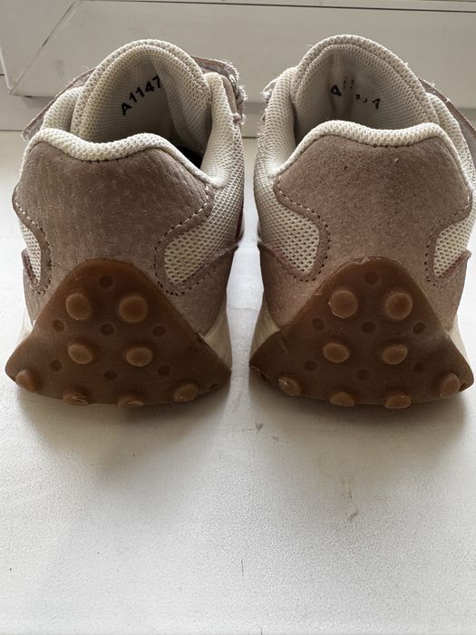 Кросівки на дівчинку