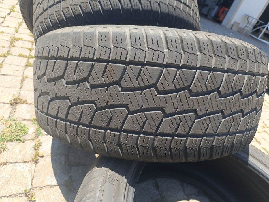 Vendo 4 pneus 275/45/20