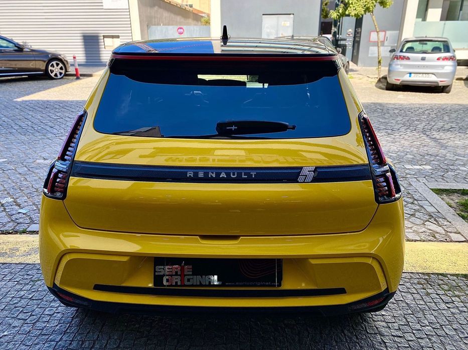 Renault 5487879365383301126