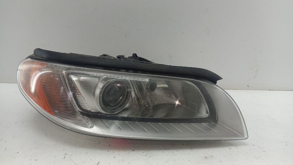 Фара правая Volvo V70 S80 2006-2011 30796136