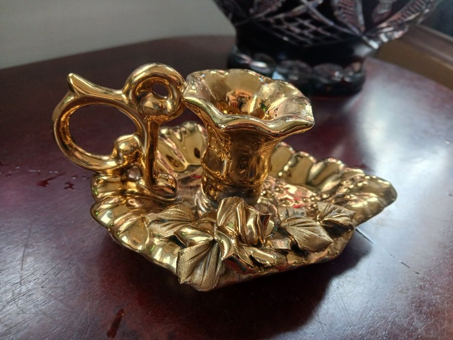 Złocony ceramiczny świecznik kaganek