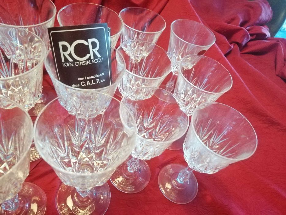 Copos Cristal RCR  V. Branco + V. Tinto + Flutes, novos, em cristal It