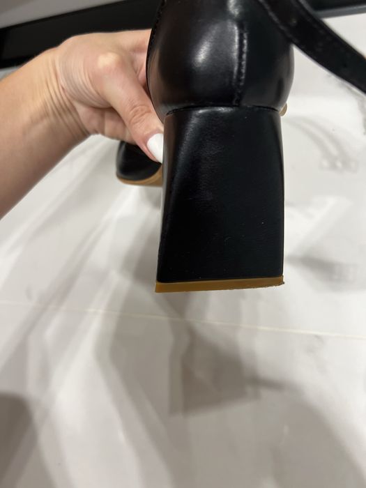 Шкіряні туфлі розмір 37