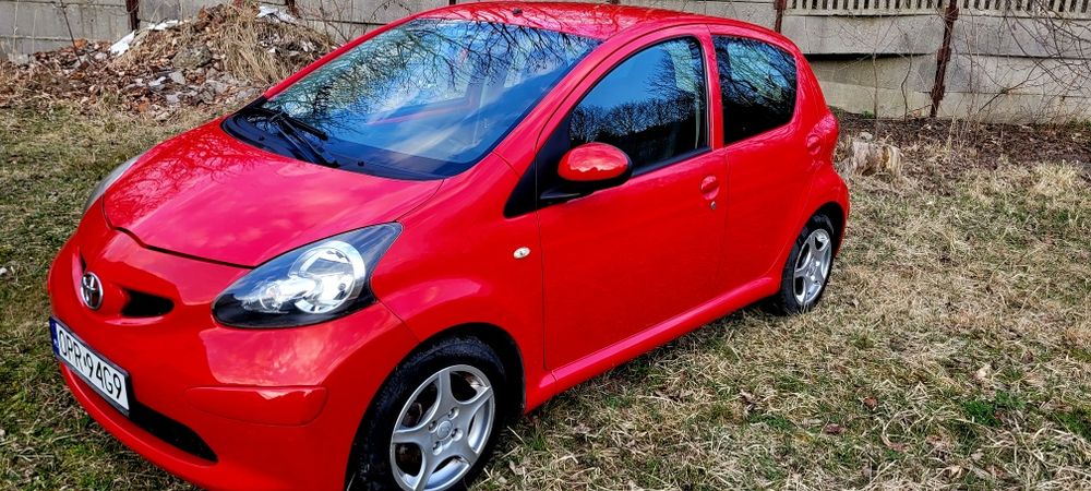 Toyota aygo 1.0 VVTi 68 KM bezawaryjne male auto miejskie