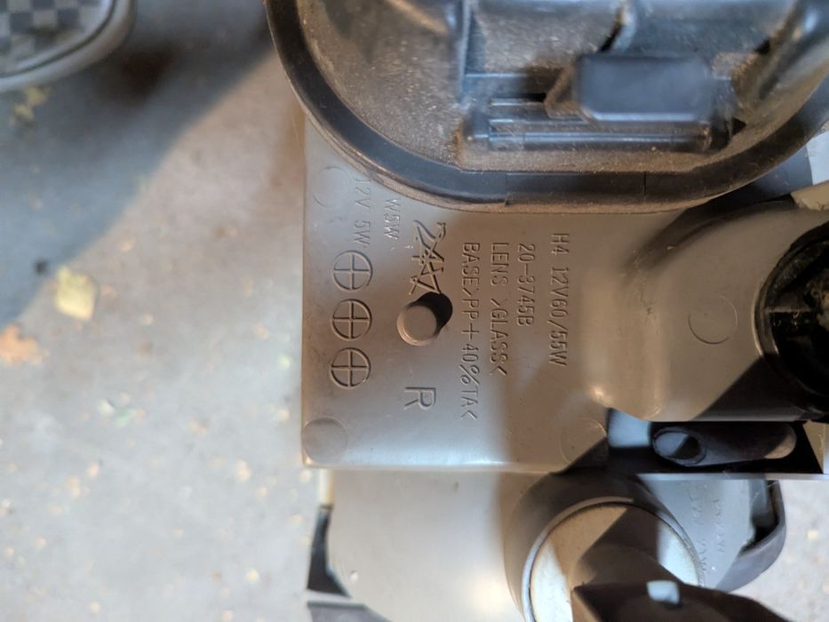 Lampa prawa Renault Clio I 1 PH 3 Faza 3