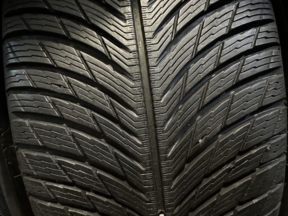 265/50 r19 Michelin run flat