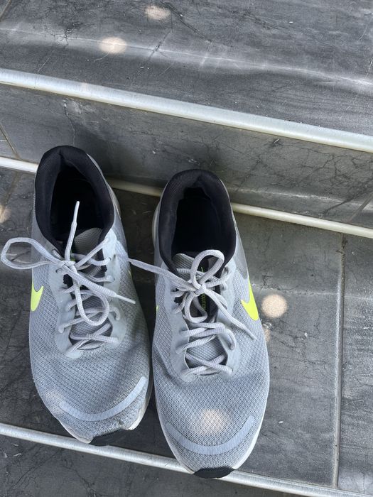 Nike Revolution 7