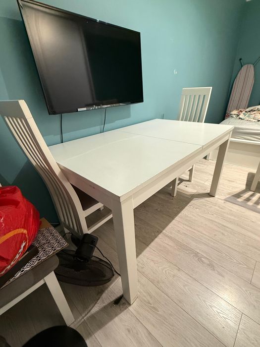 Stół Ikea Bjursta używany z krzesłami