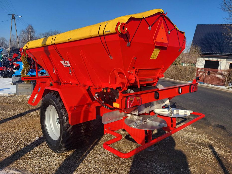 ROZSIEWACZ WAPNA/5000kg nawozów mineralnych i piasku z solą TYP:PLJ05