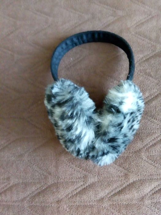 Шапки , мітенки, дитячі шапки