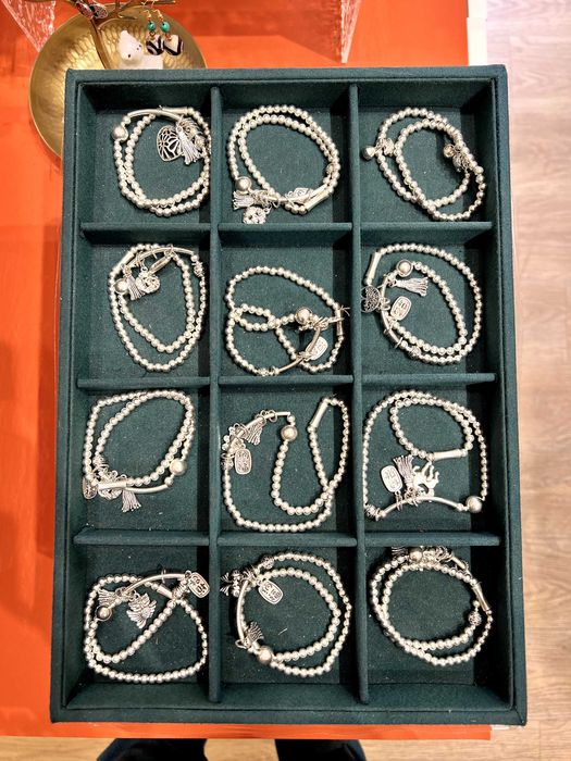 Pulseiras em saldo total, venda em lote abaixo do custo Bracelets