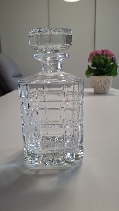 Zestaw karafek do whisky i nalewek