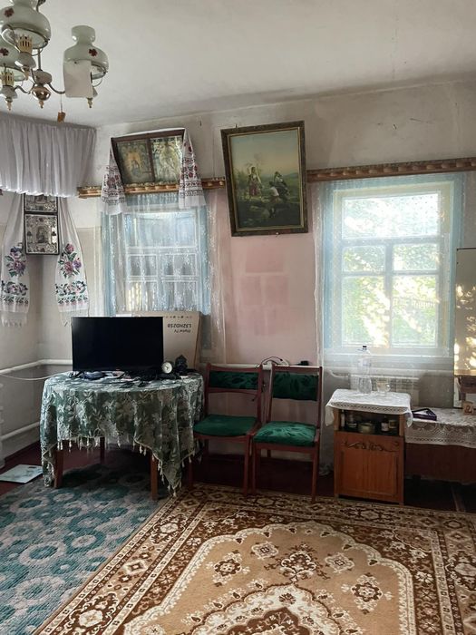 Продаж будинку в мальовничому місці