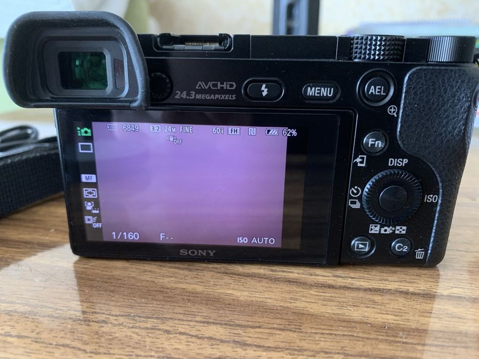 Sony A6000(body, стан близький до нового,пробіг-1555 ),або + kit