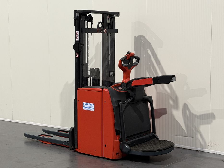 Stacker Linde L14