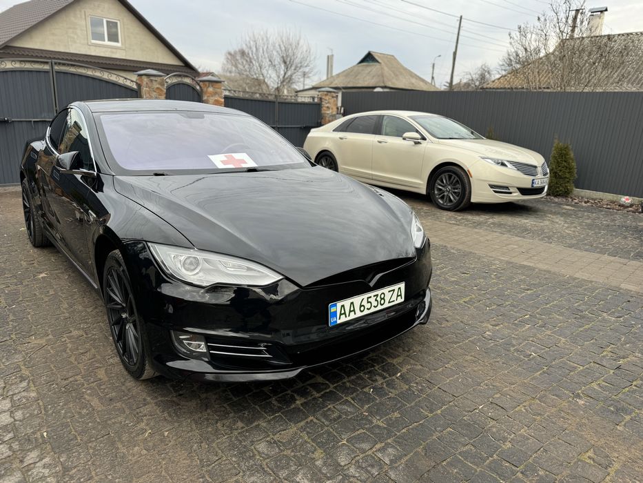 Продам tesla model s
