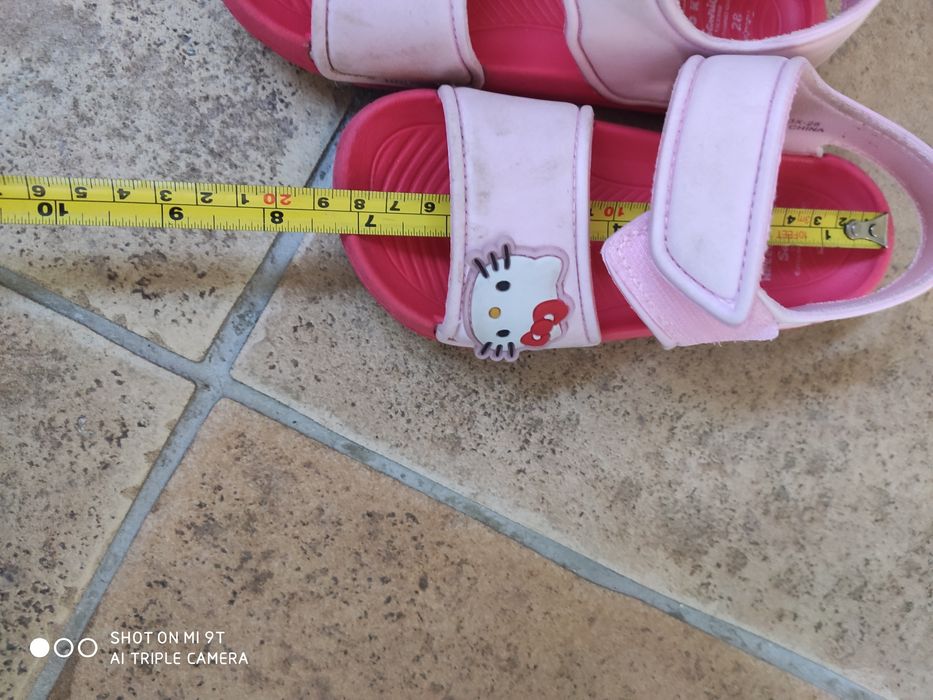 Sandałki hello kitty Sinsay 28