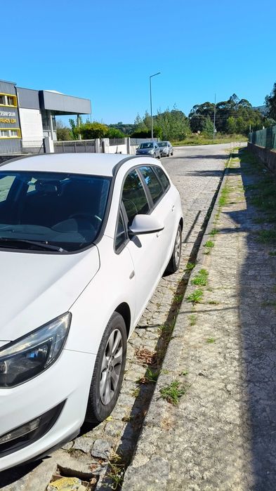 Opel Astra Sports Tourer 1.3 cdti — photo 4
