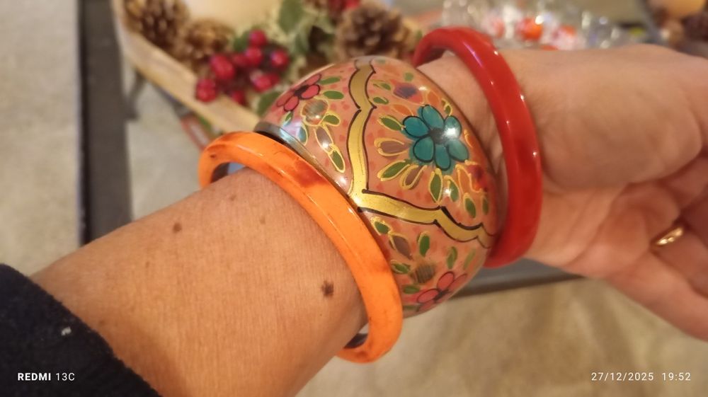 Pulseiras diversas novas muito bonitas