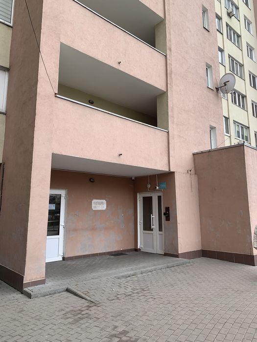 Продам однокімнатну  Смілянська 15 Соломʼянський рай.