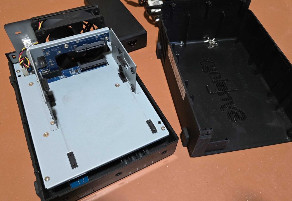 NAS Synology DS216 play мережеве сховище