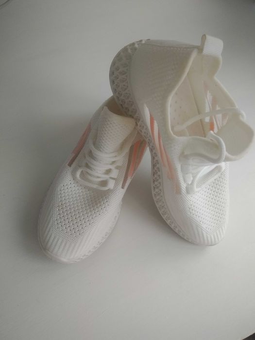 Кросівки жіночі 36 розмір