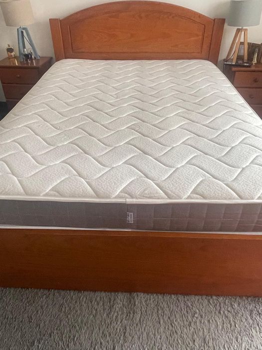 Cama Casal em pinho mel