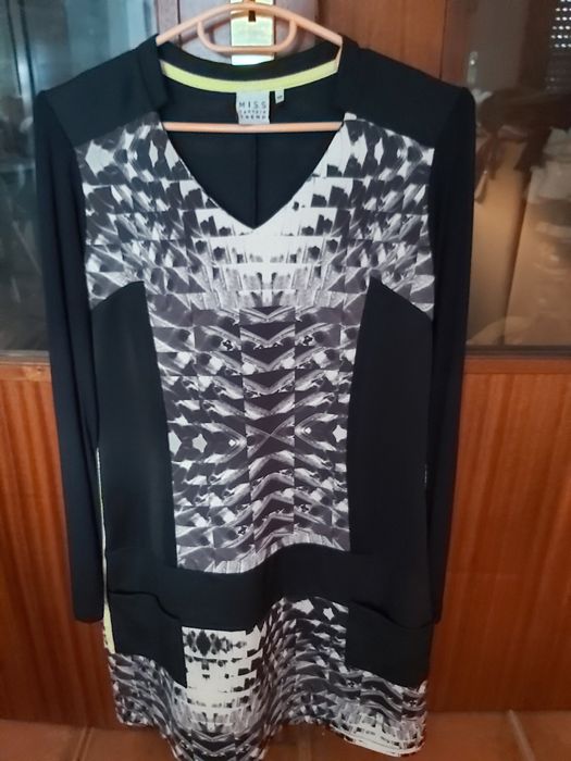 Vestido preto e branco