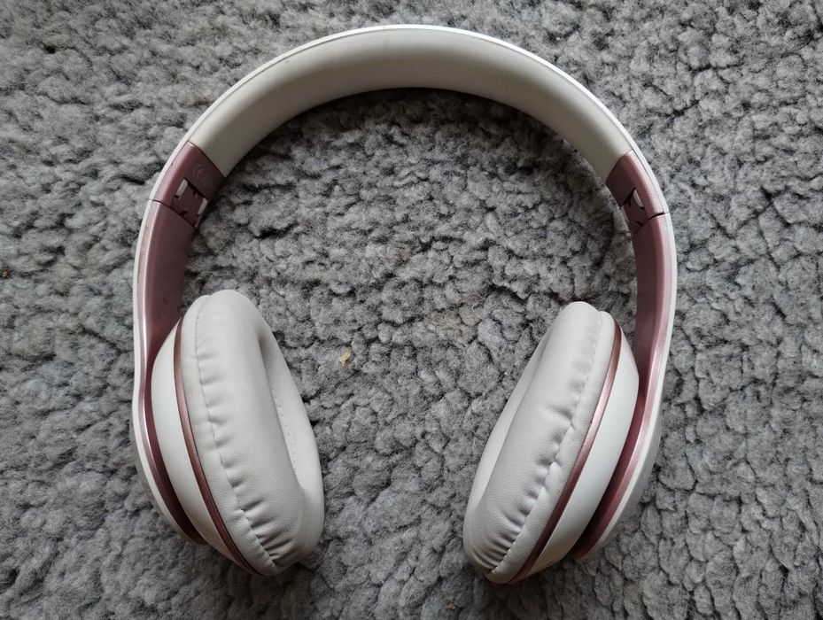 Słuchawki Bluetooth, na kartę i na kabel