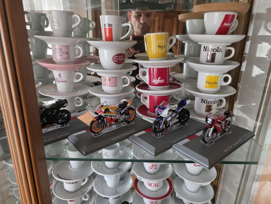 Moto de coleção moto GP 42motos nao ligar para burlas MB way