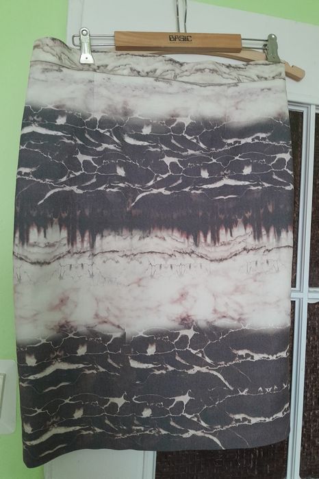 Spódnica damska do kolan