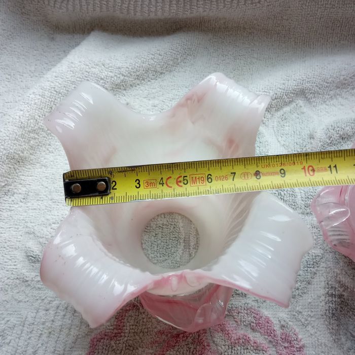 Два плафона на люстру или светильник.