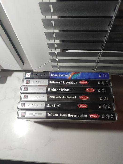 Sześć  gier PSP PlayStation