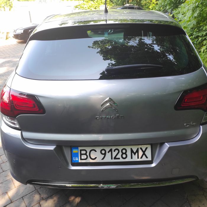 Автомобіль Citroen C4