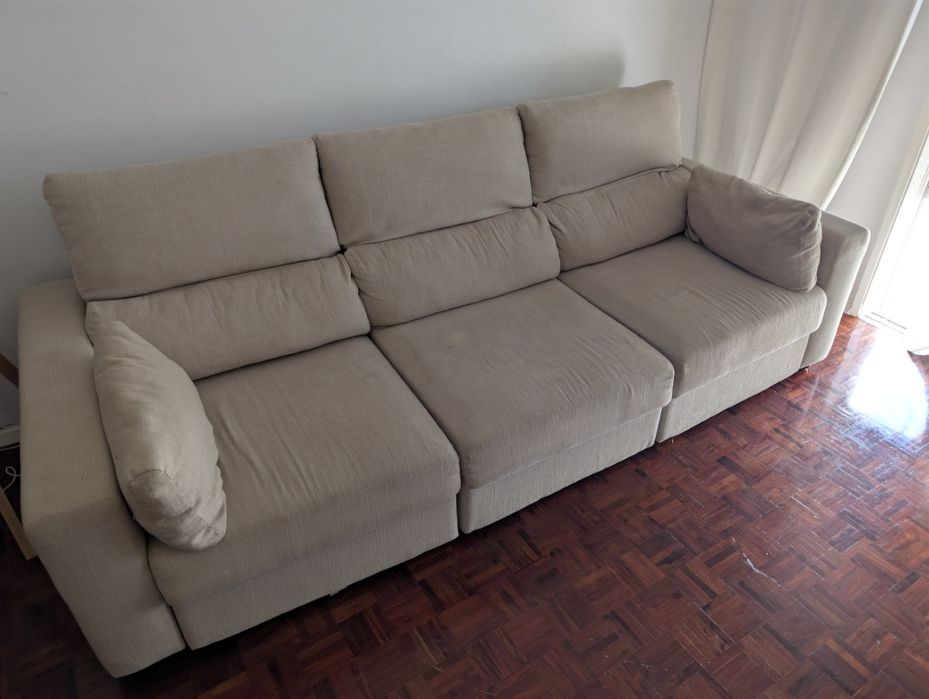 Sofá IKEA Eskilstuna com 3 lugares de chaise longue