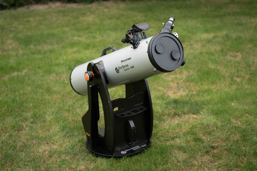 Teleskop Celestron z systemem StarSense Explorer DX 8" Dobson
