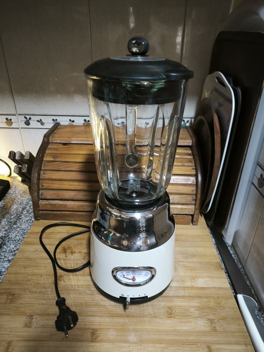Liquidificadora Russell Hobbs Retro 800W (25192-56) – Como Nova