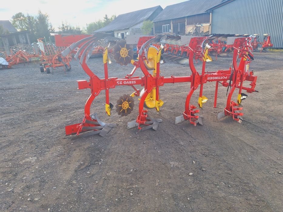 Pług 4 skibowy obrotowy  Pottinger servo 25 ażurowy  Lekki  rama 3+1 lemken kverneland kuhn