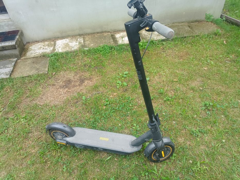 Hulajnoga elektryczna Segway nineboot g30